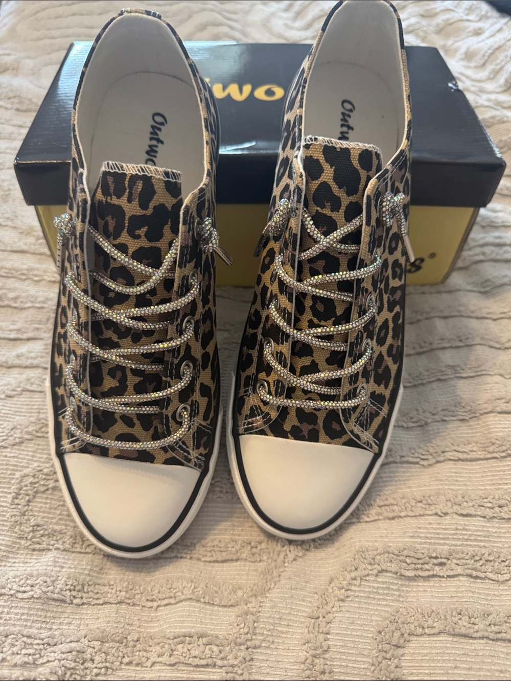 Out woods Leopard Print Low-Top Canvas Sneakers - with rhinestone laces - Picture 3 of 16